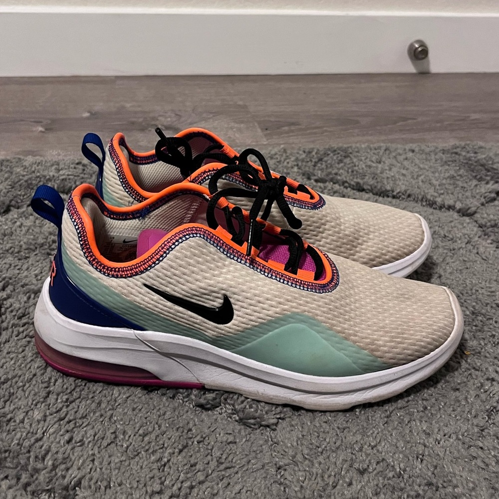Nike Air Max Motion 2